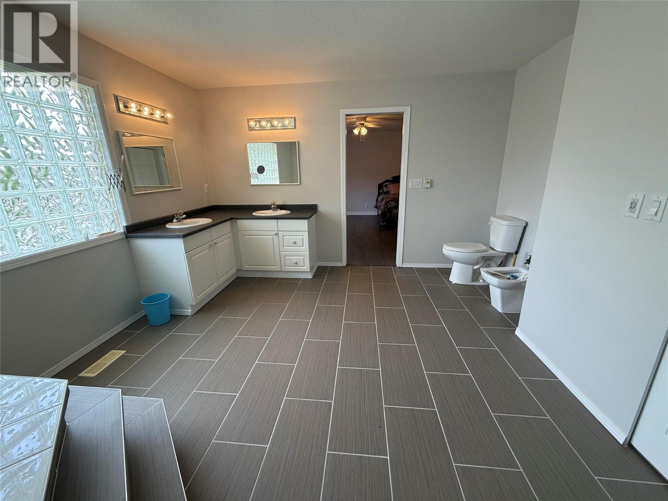 7760 Columbia Drive - Grand Forks House for Sale, 4 Bedrooms (10378373)# - 19