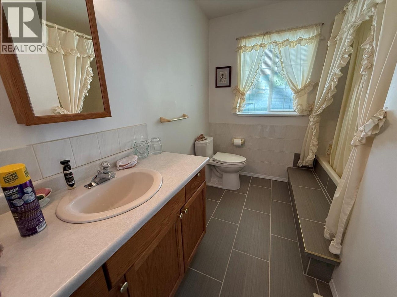 7760 Columbia Drive - Grand Forks House for Sale, 4 Bedrooms (10378373)# - 22