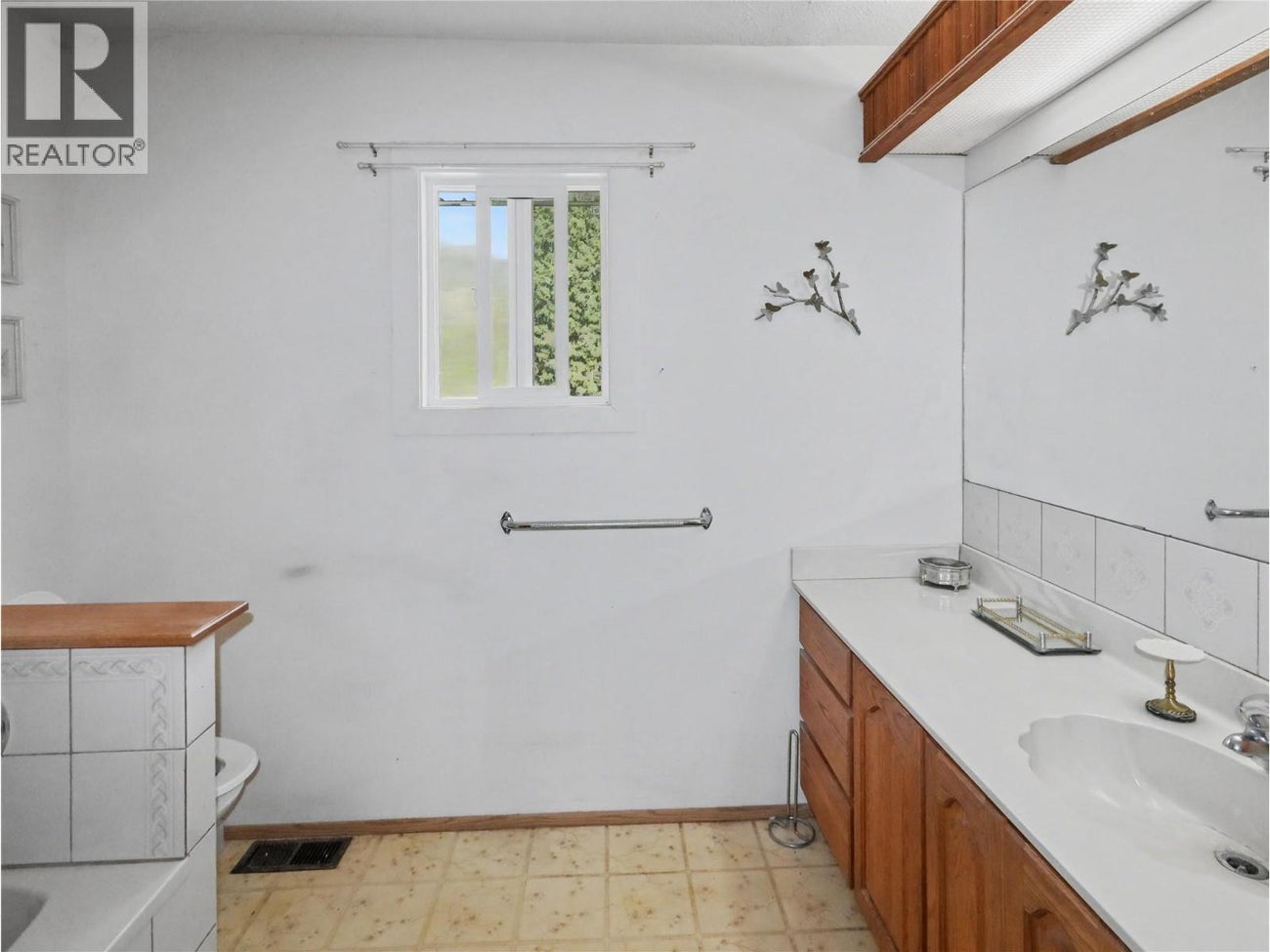 4065 Canning Road - Grand Forks Single Family for Sale, 3 Bedrooms (10380850)# - 24