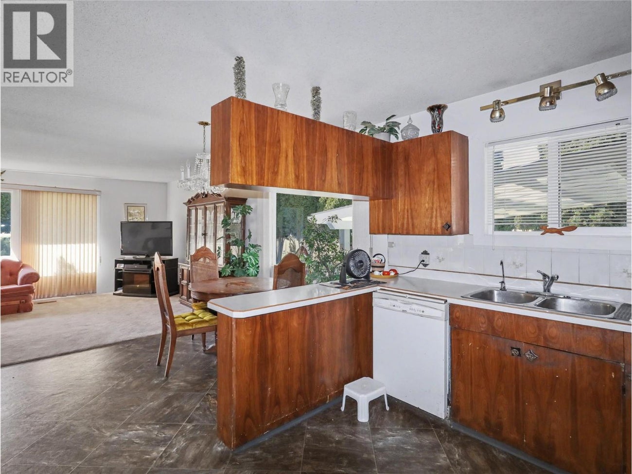 4065 Canning Road - Grand Forks Single Family for Sale, 3 Bedrooms (10380850)# - 40