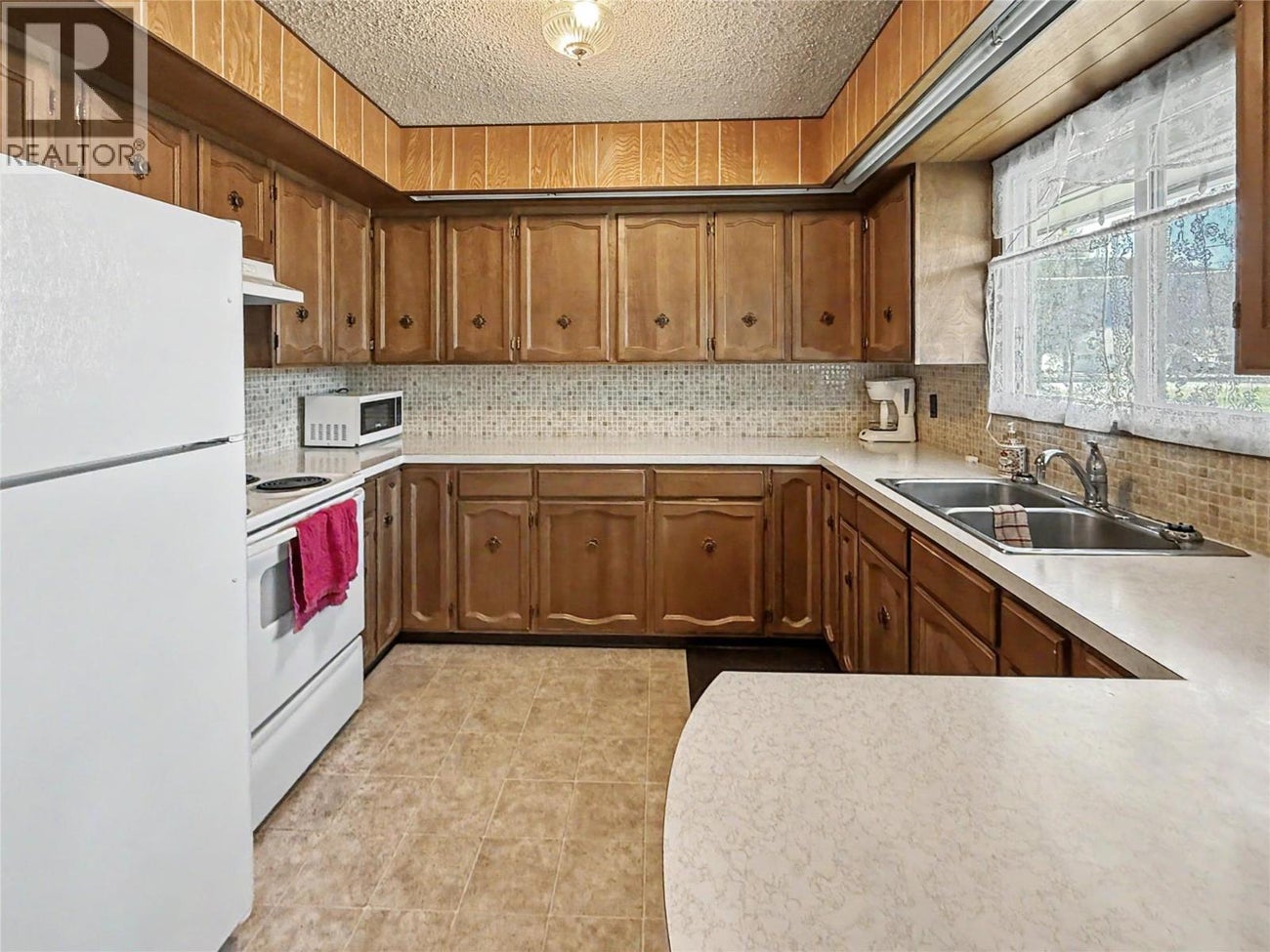 7430 22nd Street - Grand Forks House for Sale, 4 Bedrooms (10381439)# - 9