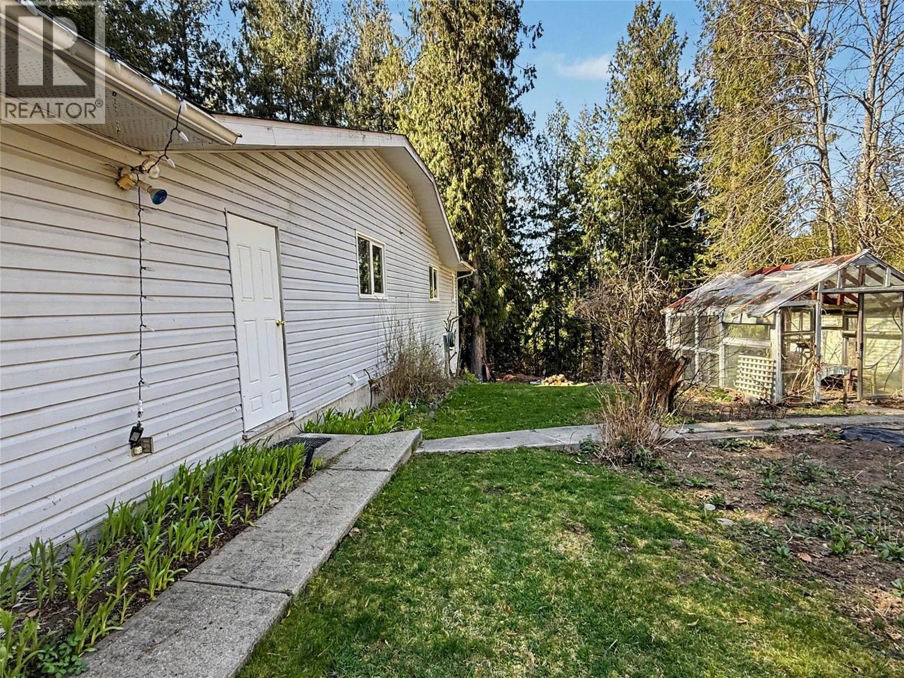 3150 Hama Road - Christina Lake Single Family for Sale, 3 Bedrooms (10383082)# - 10