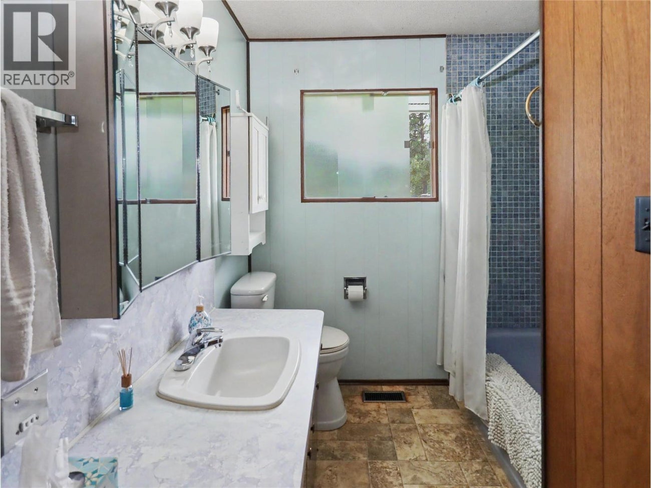 2990 68th Avenue - Grand Forks House for Sale, 3 Bedrooms (10384021)# - 11