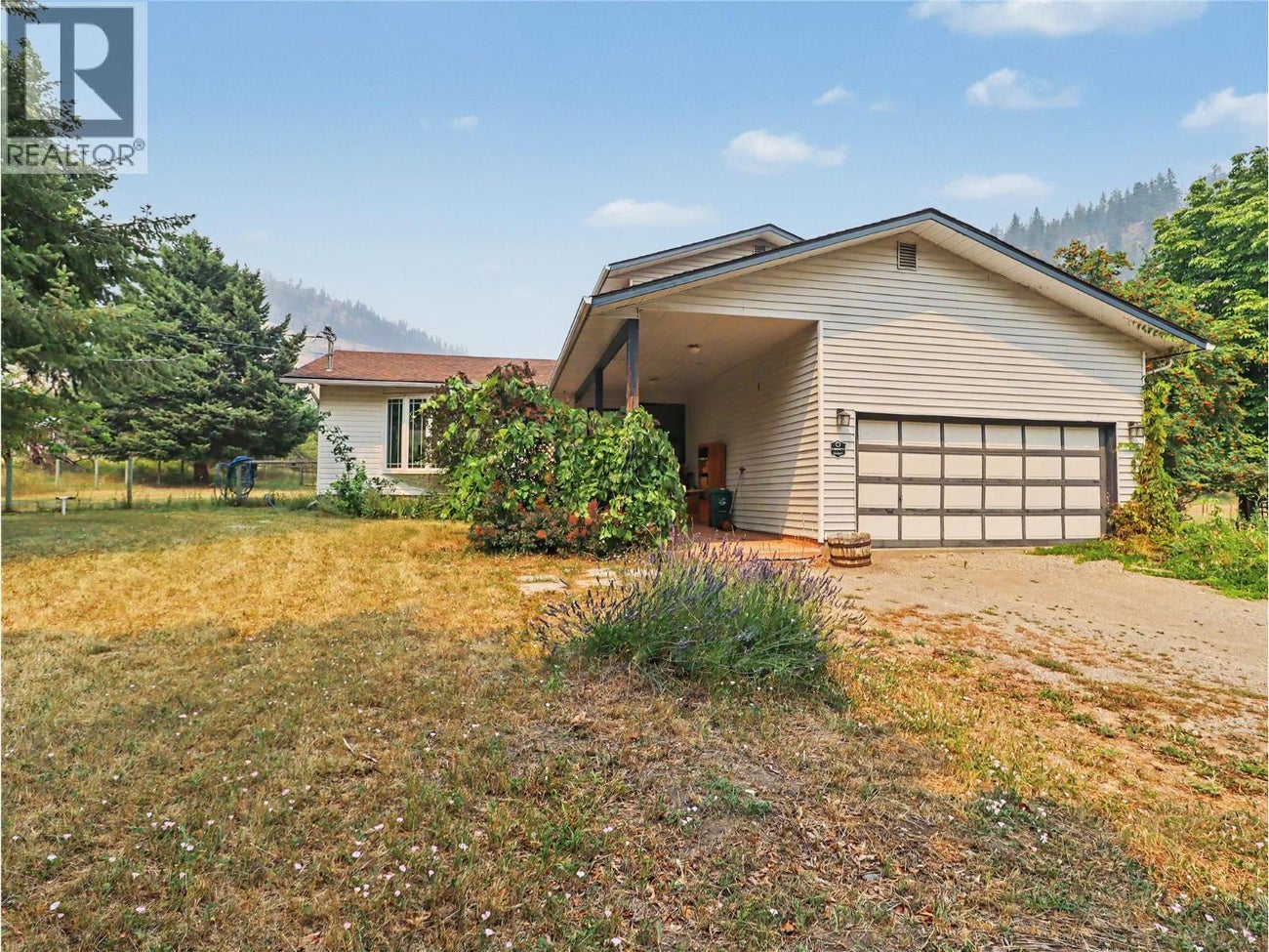 4055 Victoria Road - Grand Forks House for Sale, 5 Bedrooms (10395473)# - 1