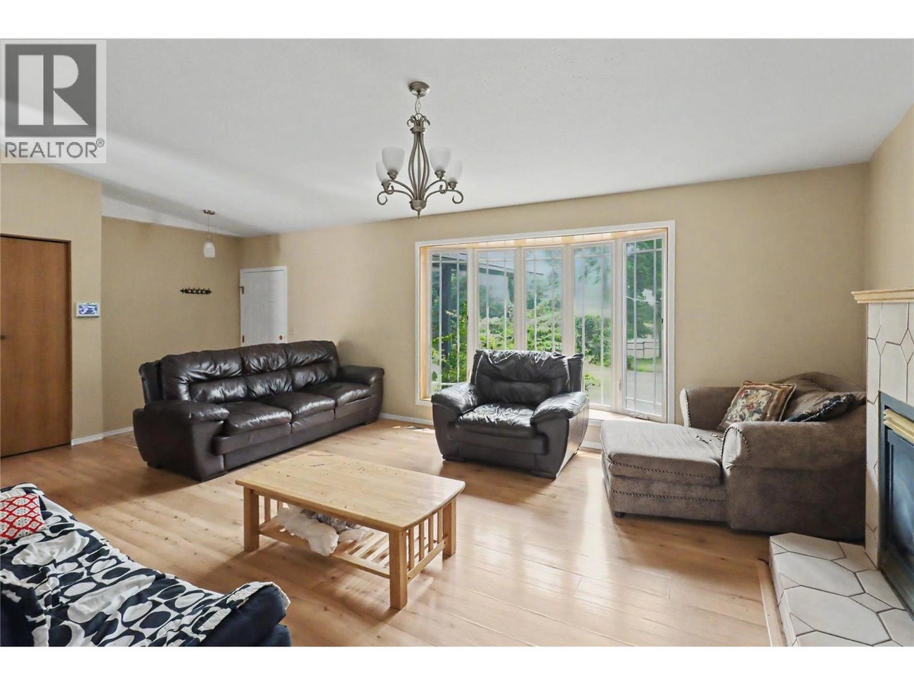 4055 Victoria Road - Grand Forks House for Sale, 5 Bedrooms (10395473)# - 3