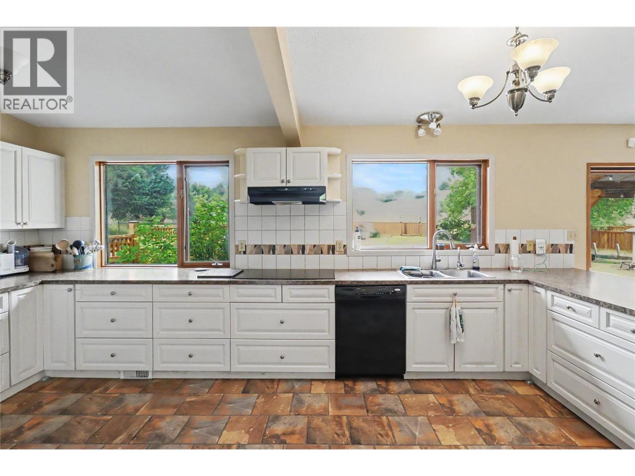 4055 Victoria Road - Grand Forks House for Sale, 5 Bedrooms (10395473)# - 7
