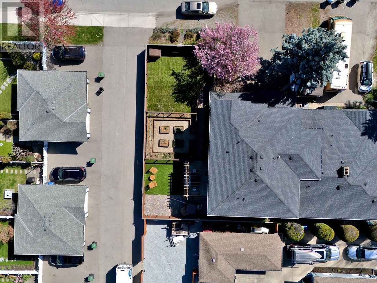 1818 Bowes Street - Kelowna Duplex for Sale, 4 Bedrooms (10338423) #41