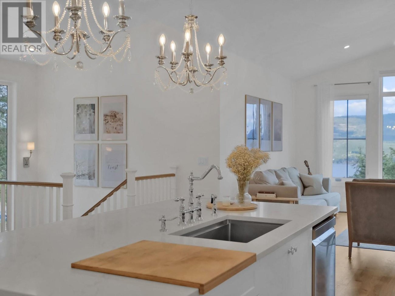 10290 Columbia Way - Vernon Single Family for Sale, 4 Bedrooms (10350781)# - 10