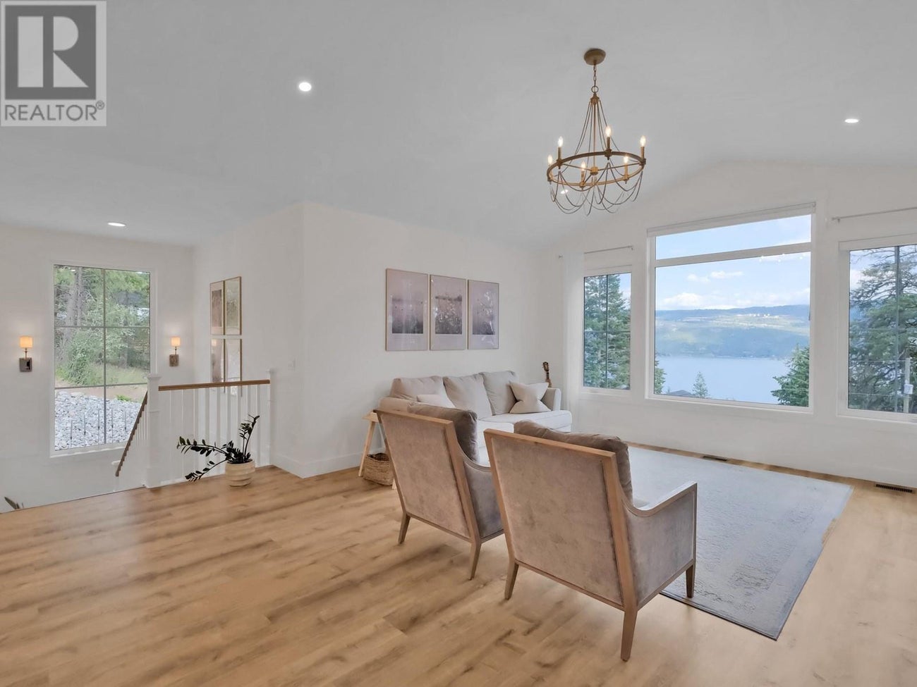 10290 Columbia Way - Vernon Single Family for Sale, 4 Bedrooms (10350781)# - 17