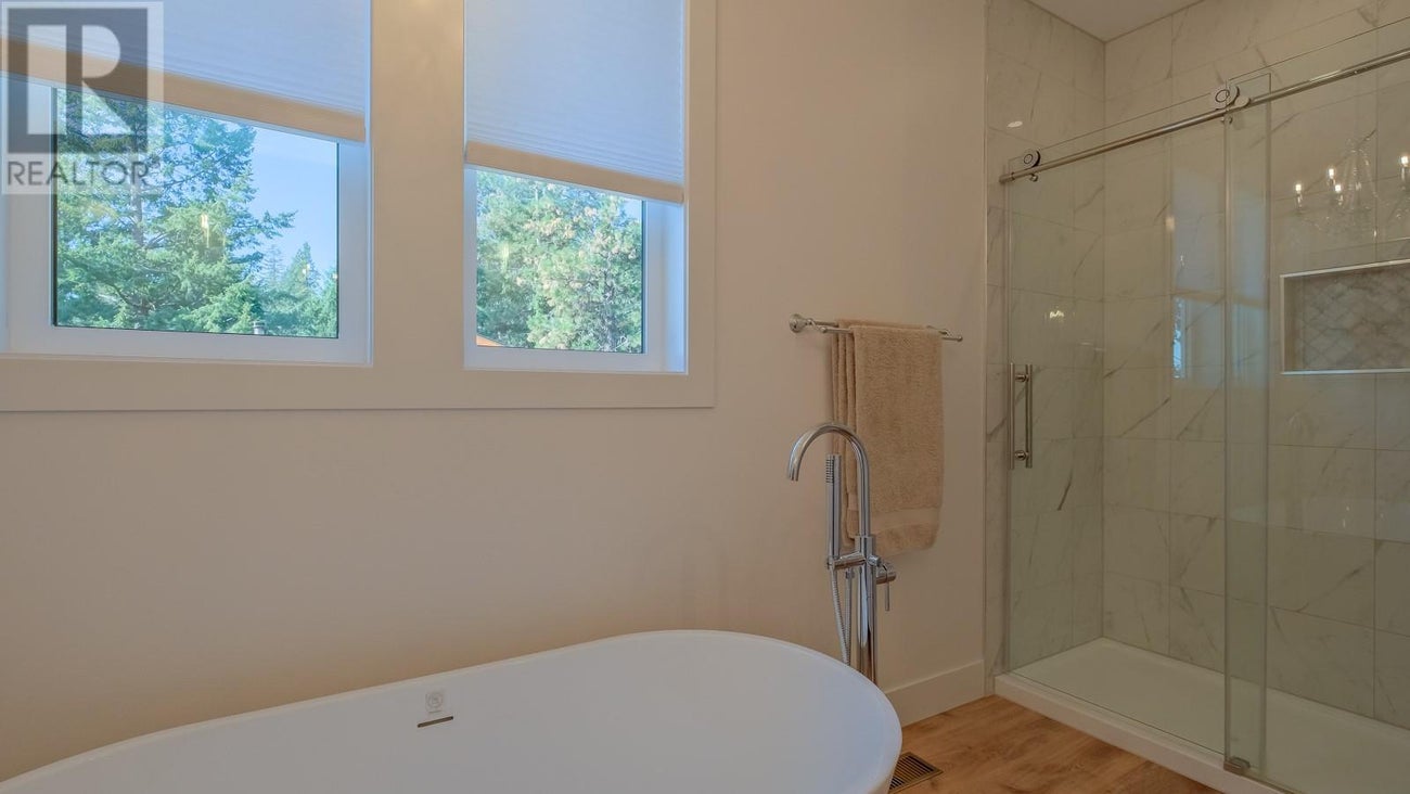 10290 Columbia Way - Vernon Single Family for Sale, 4 Bedrooms (10350781)# - 22