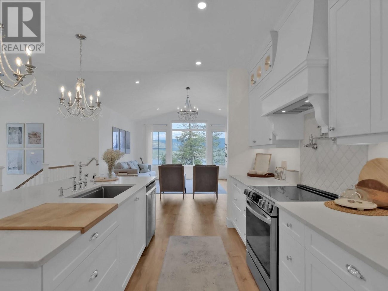 10290 Columbia Way - Vernon Single Family for Sale, 4 Bedrooms (10350781)# - 9