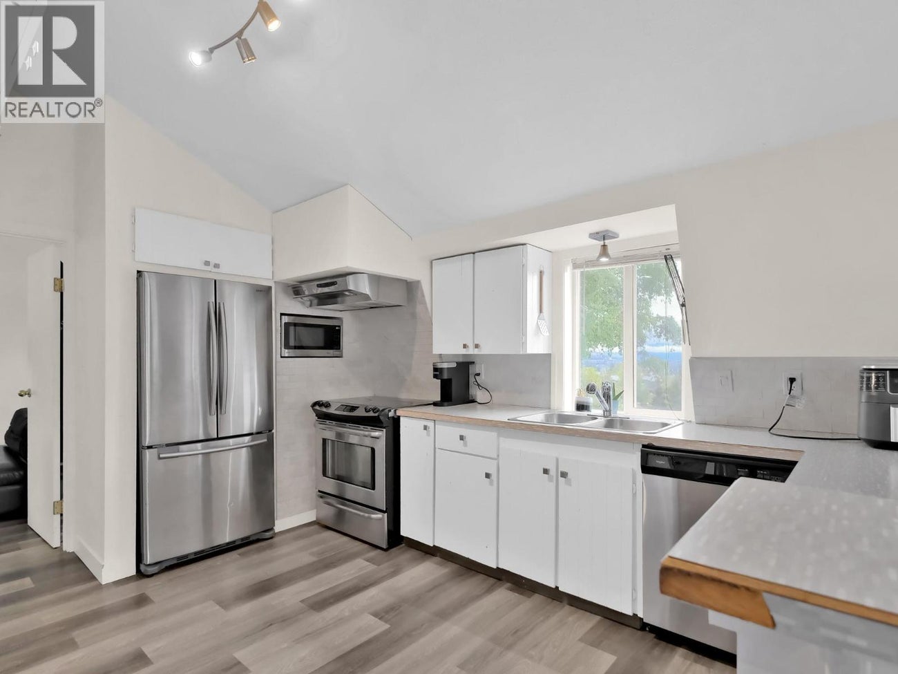 2630 Rufli Road - West Kelowna Single Family for Sale, 4 Bedrooms (10364189)# - 35