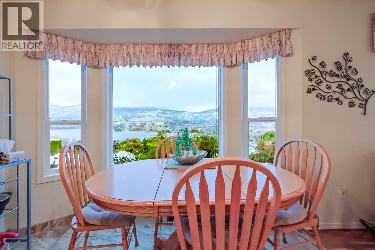 459 Ridge Place - Penticton Single Family for Sale, 2 Bedrooms (10370531)# - 10