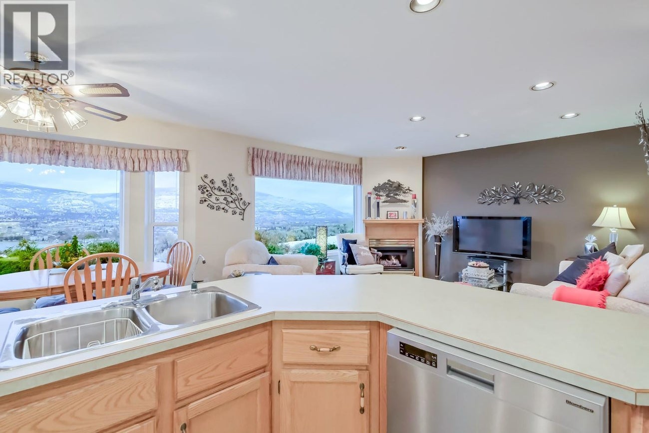 459 Ridge Place - Penticton Single Family for Sale, 2 Bedrooms (10370531)# - 9