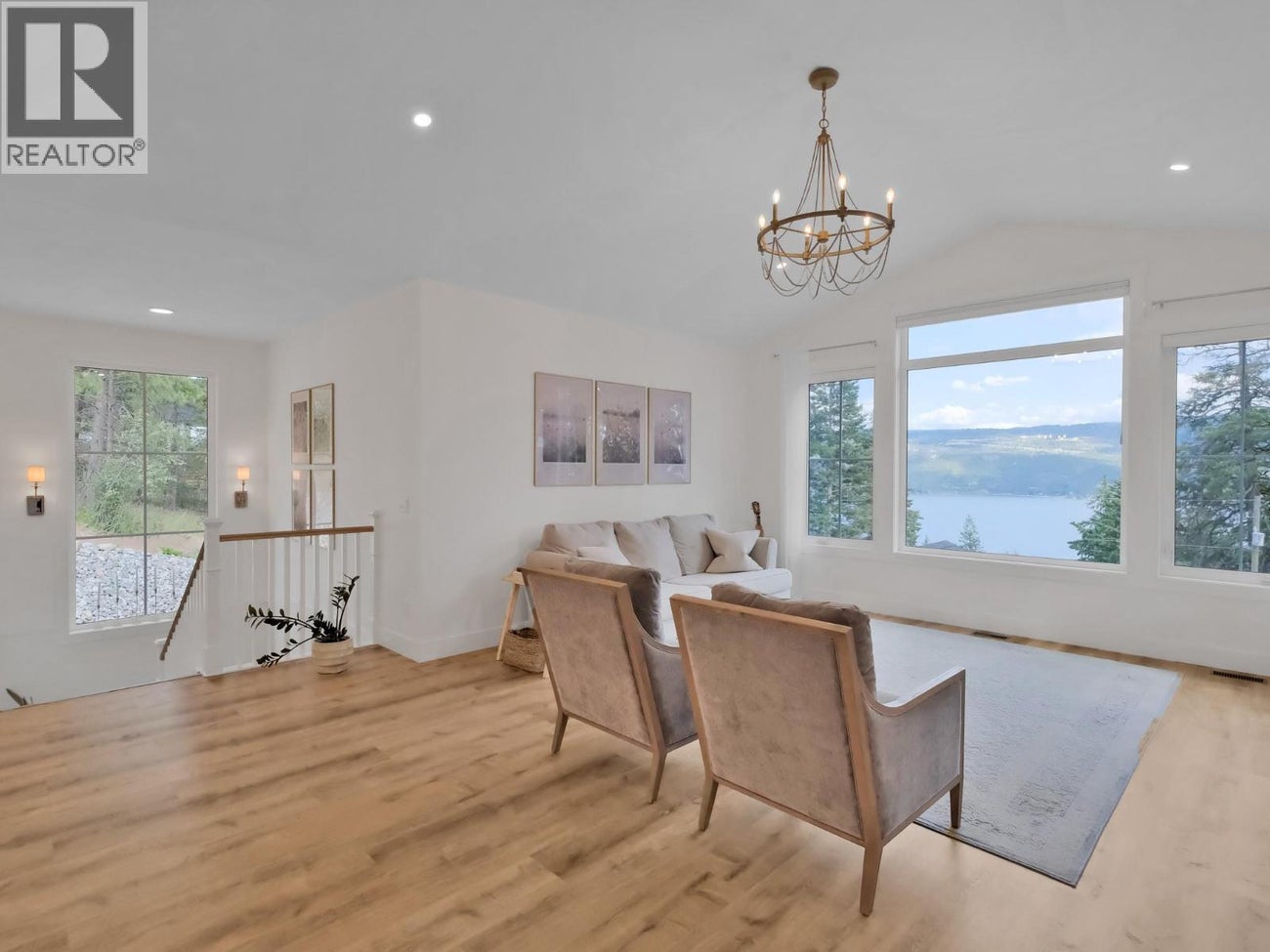 10290 Columbia Way - Vernon Single Family for Sale, 4 Bedrooms (10374651)# - 17