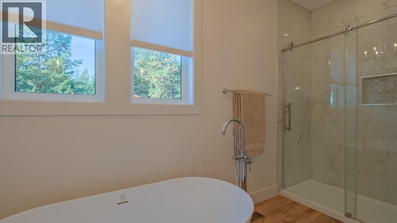 10290 Columbia Way - Vernon Single Family for Sale, 4 Bedrooms (10374651)# - 22