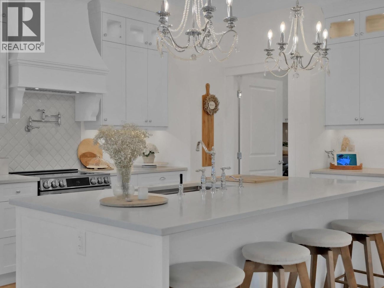 10290 Columbia Way - Vernon Single Family for Sale, 4 Bedrooms (10374651)# - 8