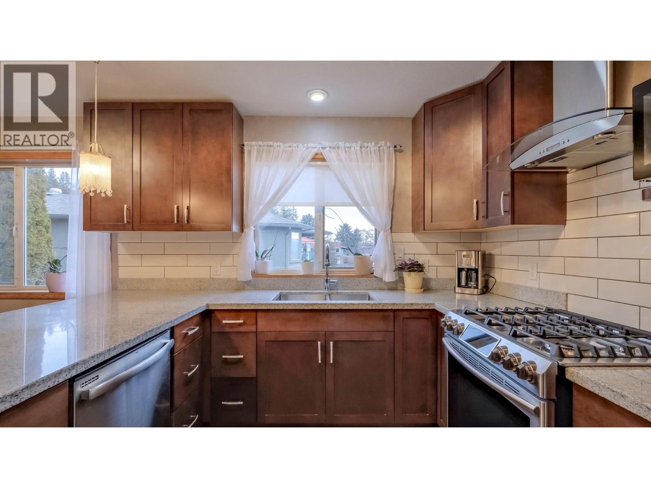 1108 Menu Road - West Kelowna Single Family for Sale, 5 Bedrooms (10379603)# - 10