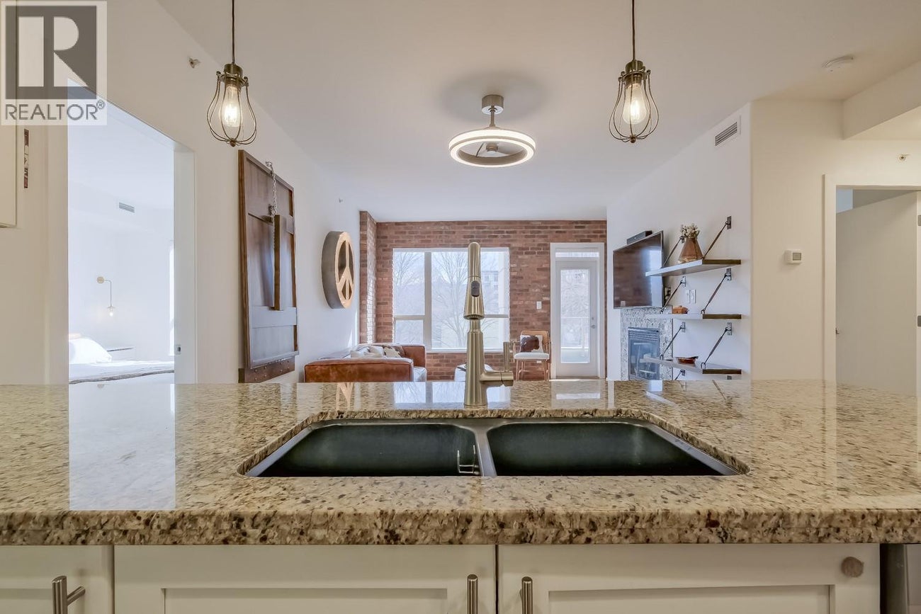 1160 Bernard Avenue Unit# 215 - Kelowna Single Family for Sale, 2 Bedrooms (10380948)# - 14