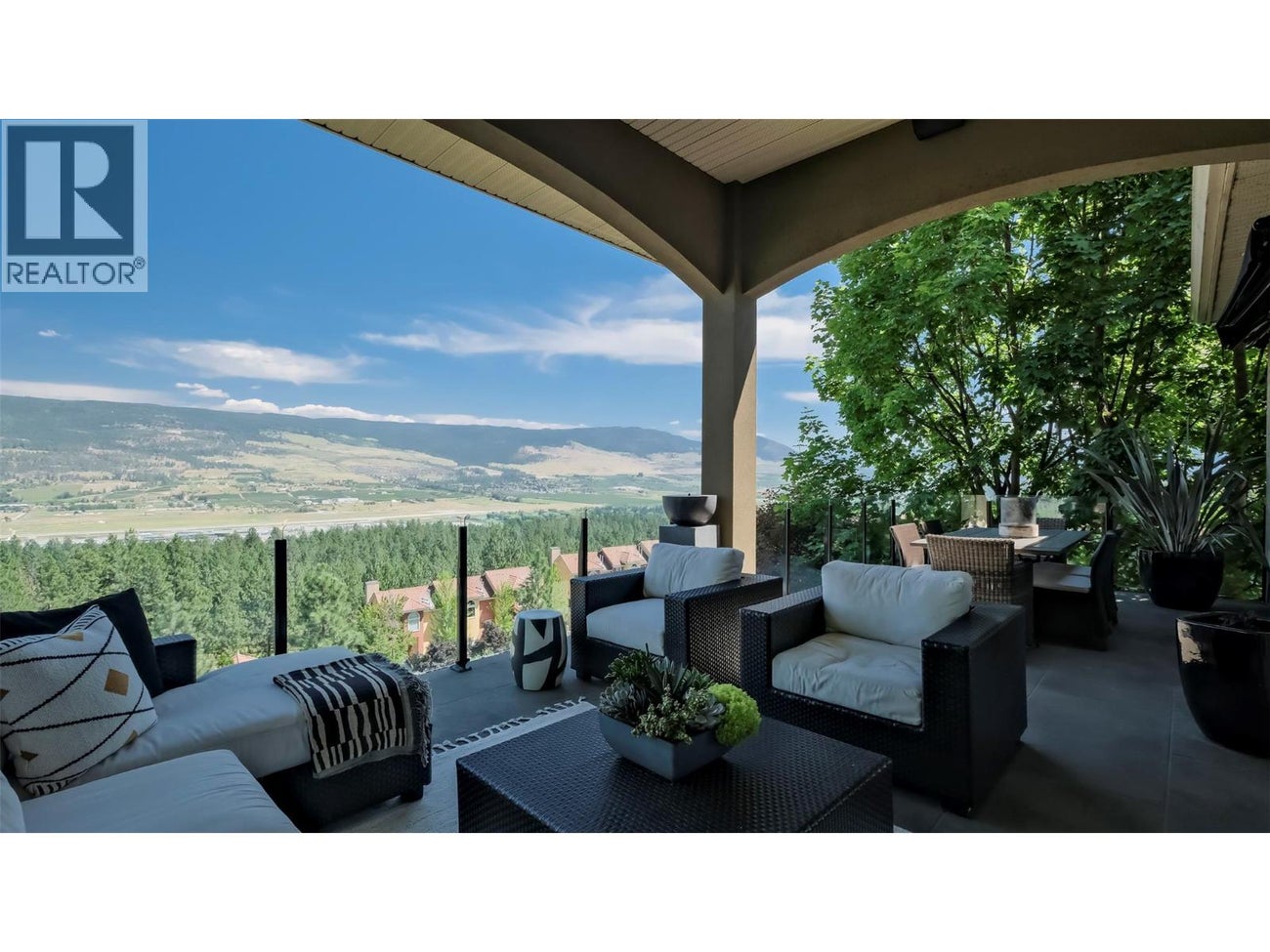 1749 Capistrano Drive - Kelowna House for Sale, 3 Bedrooms (10385473)# - 28