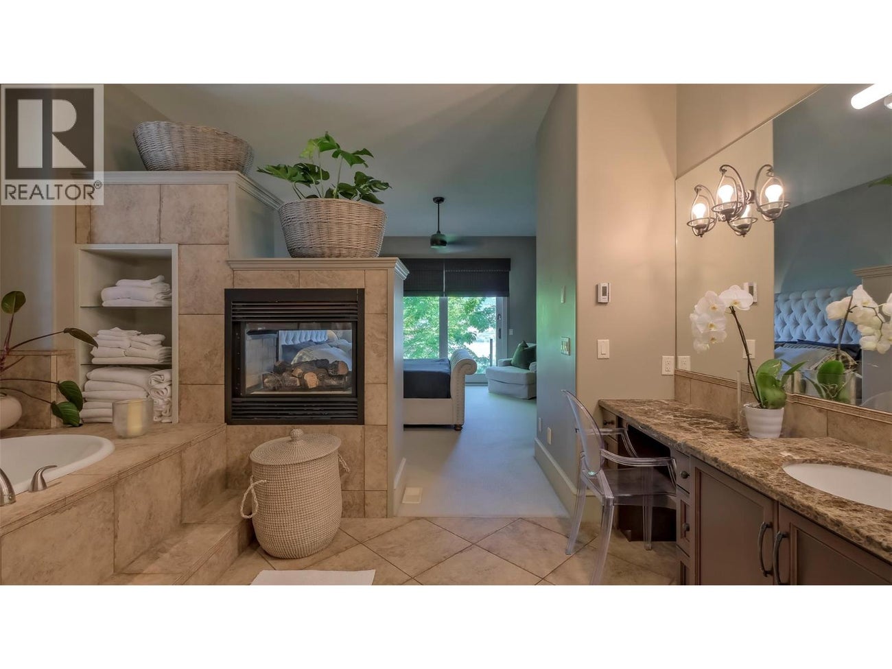 1749 Capistrano Drive - Kelowna House for Sale, 3 Bedrooms (10385473)# - 34