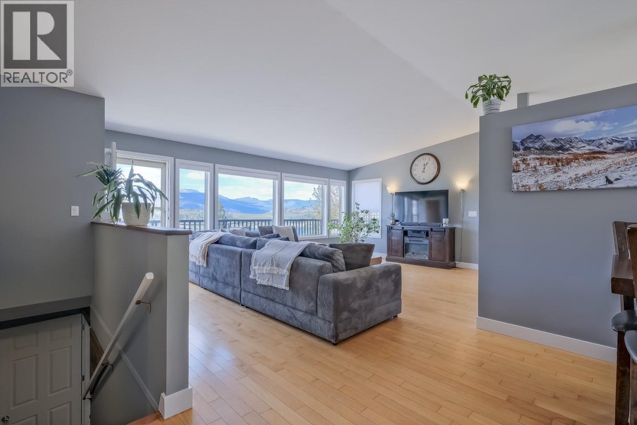 11420 Darlene Road - Lake Country House for Sale, 4 Bedrooms (10385737)# - 11