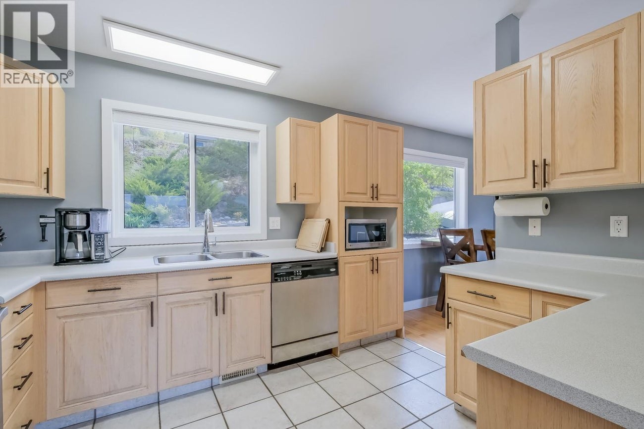 11420 Darlene Road - Lake Country House for Sale, 4 Bedrooms (10385737)# - 15