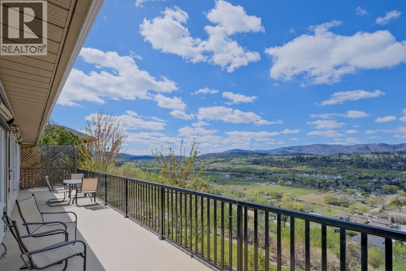 11420 Darlene Road - Lake Country House for Sale, 4 Bedrooms (10385737)# - 23