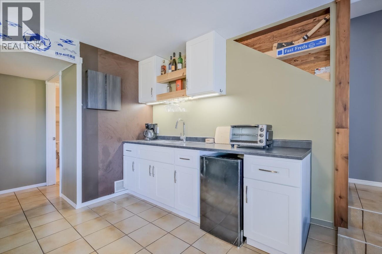 11420 Darlene Road - Lake Country House for Sale, 4 Bedrooms (10385737)# - 27