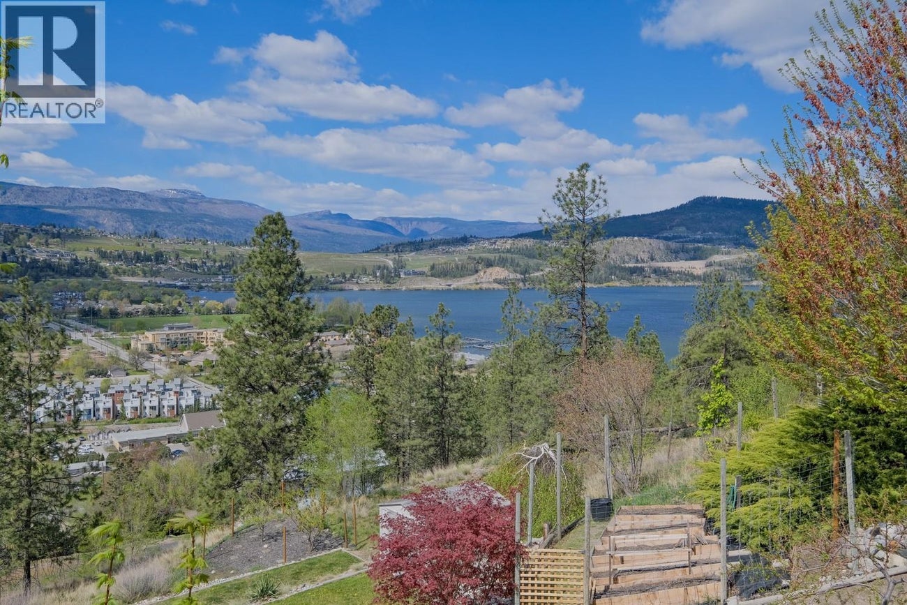 11420 Darlene Road - Lake Country House for Sale, 4 Bedrooms (10385737)# - 2