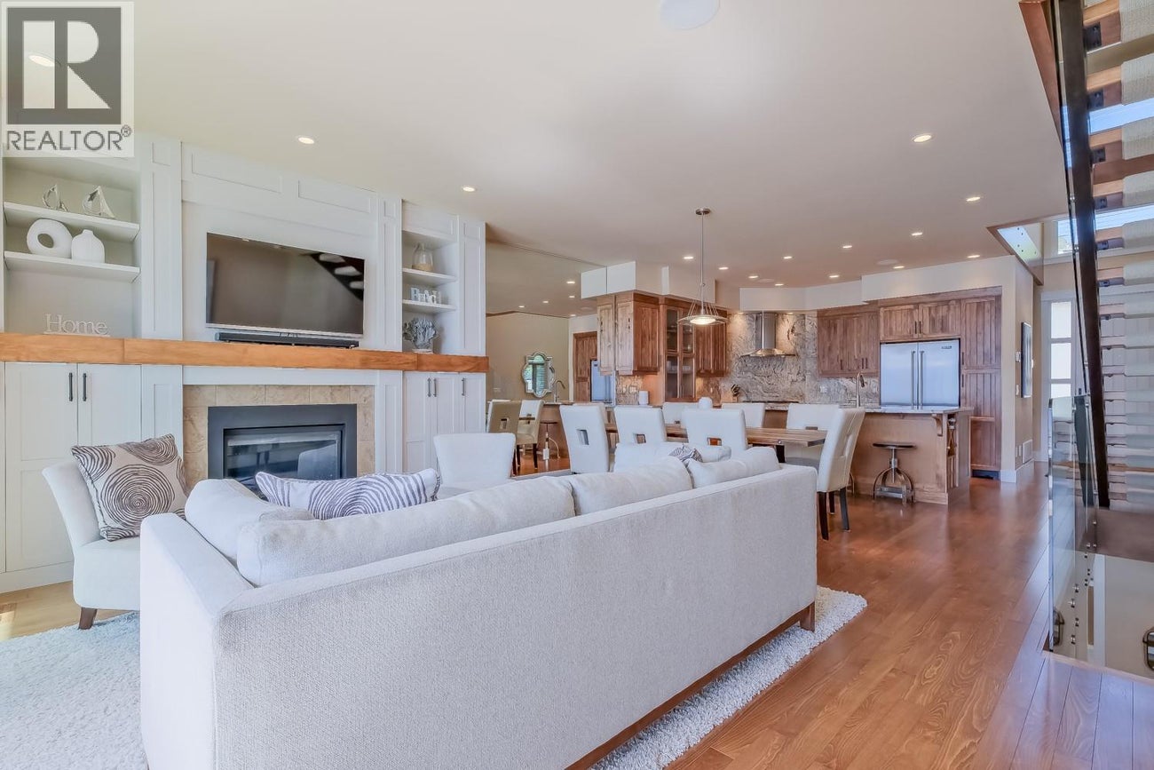 5235 Buchanan Road Unit# 1 - Peachland House for Sale, 3 Bedrooms (10387306)# - 10 5235 Buchanan Road Unit# 1 - Peachland House for Sale, 3 Bedrooms (10387306)# - 10