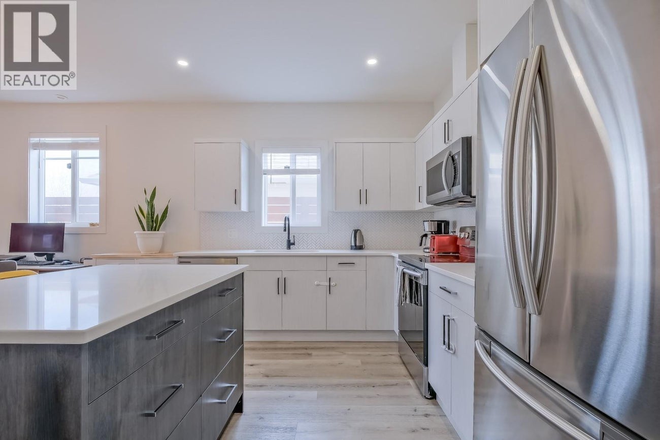 951 Stockwell Avenue - Kelowna Row / Townhouse for Sale, 3 Bedrooms (10390735)# - 4