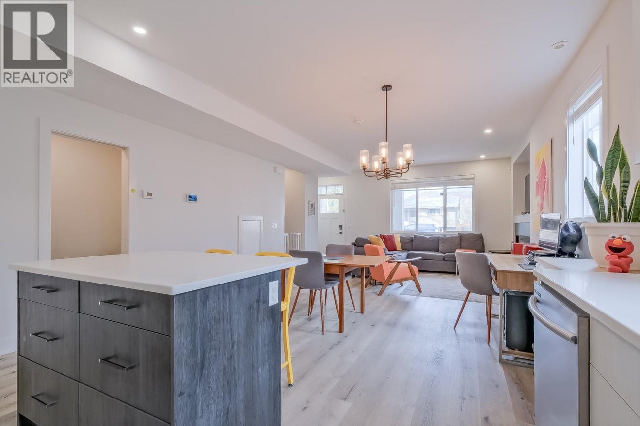 951 Stockwell Avenue - Kelowna Row / Townhouse for Sale, 3 Bedrooms (10390735)# - 5