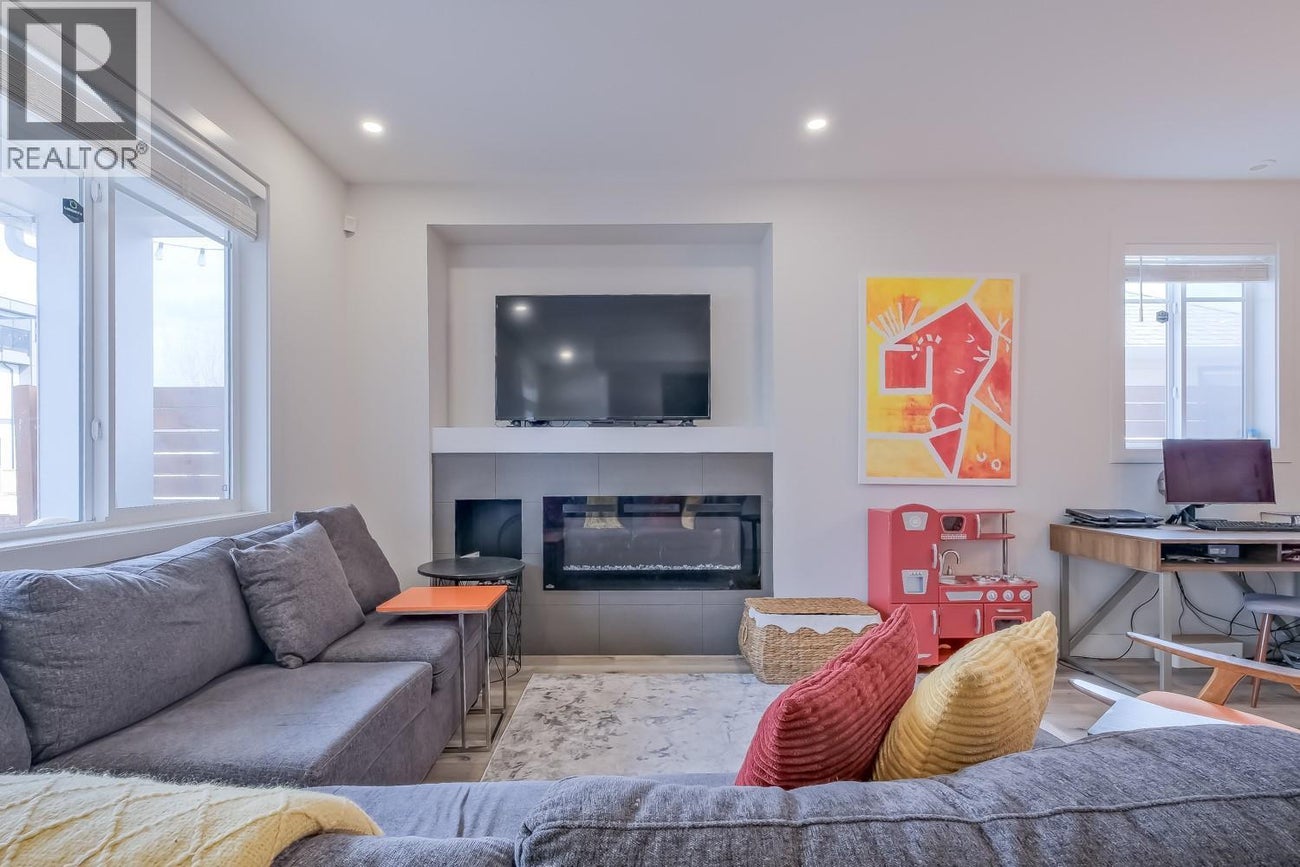 951 Stockwell Avenue - Kelowna Row / Townhouse for Sale, 3 Bedrooms (10390735)# - 8