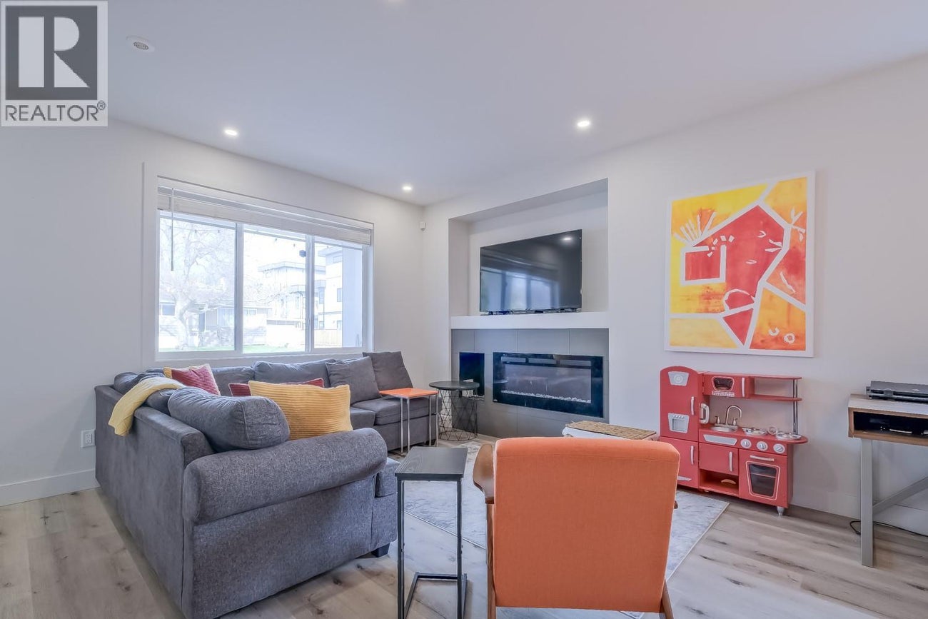 951 Stockwell Avenue - Kelowna Row / Townhouse for Sale, 3 Bedrooms (10390735)# - 9