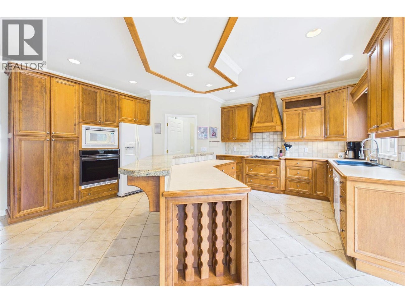 4335 Lysons Crescent - Kelowna House for Sale, 3 Bedrooms (10397339)# - 6