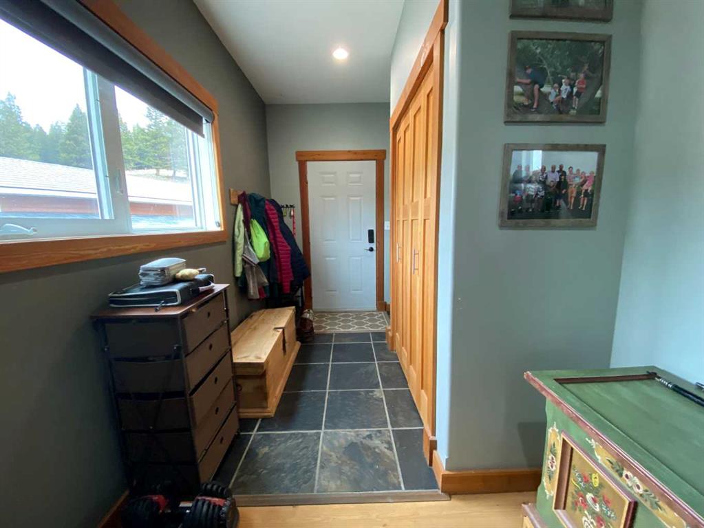 5302 19 Avenue  - Other Detached for Sale, 4 Bedrooms (A2300949)# - 3