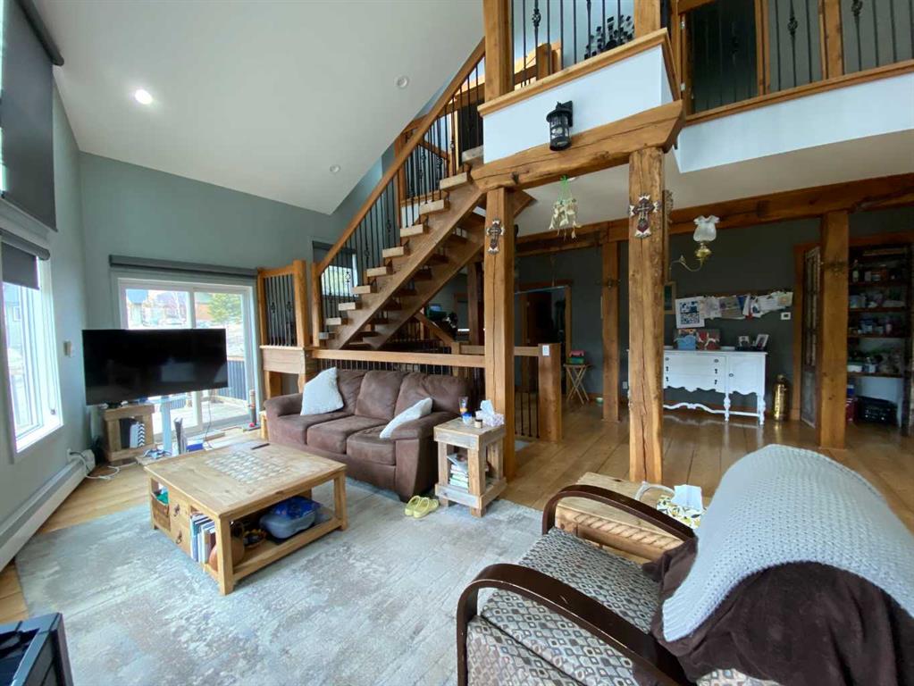 5302 19 Avenue  - Other Detached for Sale, 4 Bedrooms (A2300949)# - 4