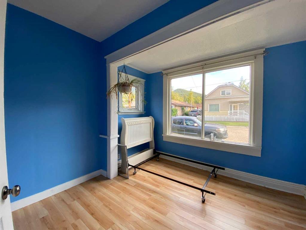 13009 18 Avenue  - Other Detached for Sale, 3 Bedrooms (A2202646)# - 11