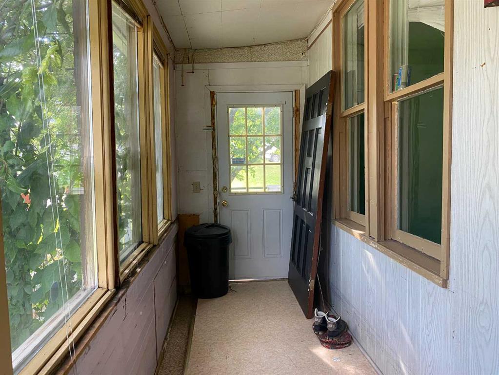 13009 18 Avenue  - Other Detached for Sale, 3 Bedrooms (A2202646)# - 15