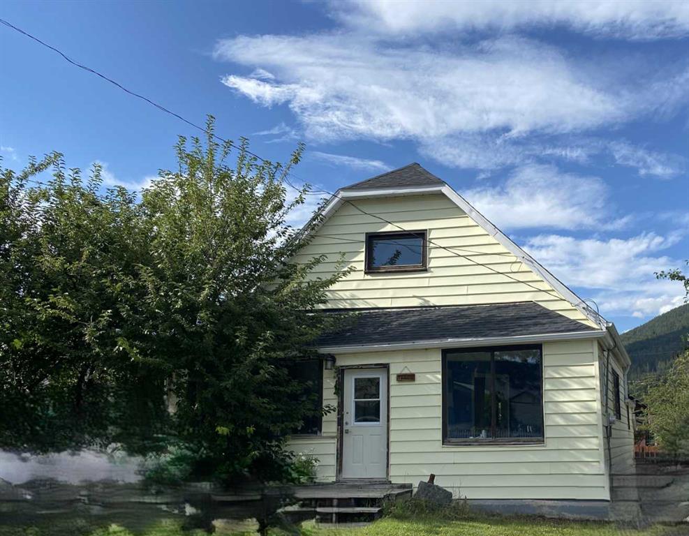 13009 18 Avenue  - Other Detached for Sale, 3 Bedrooms (A2202646)# - 1