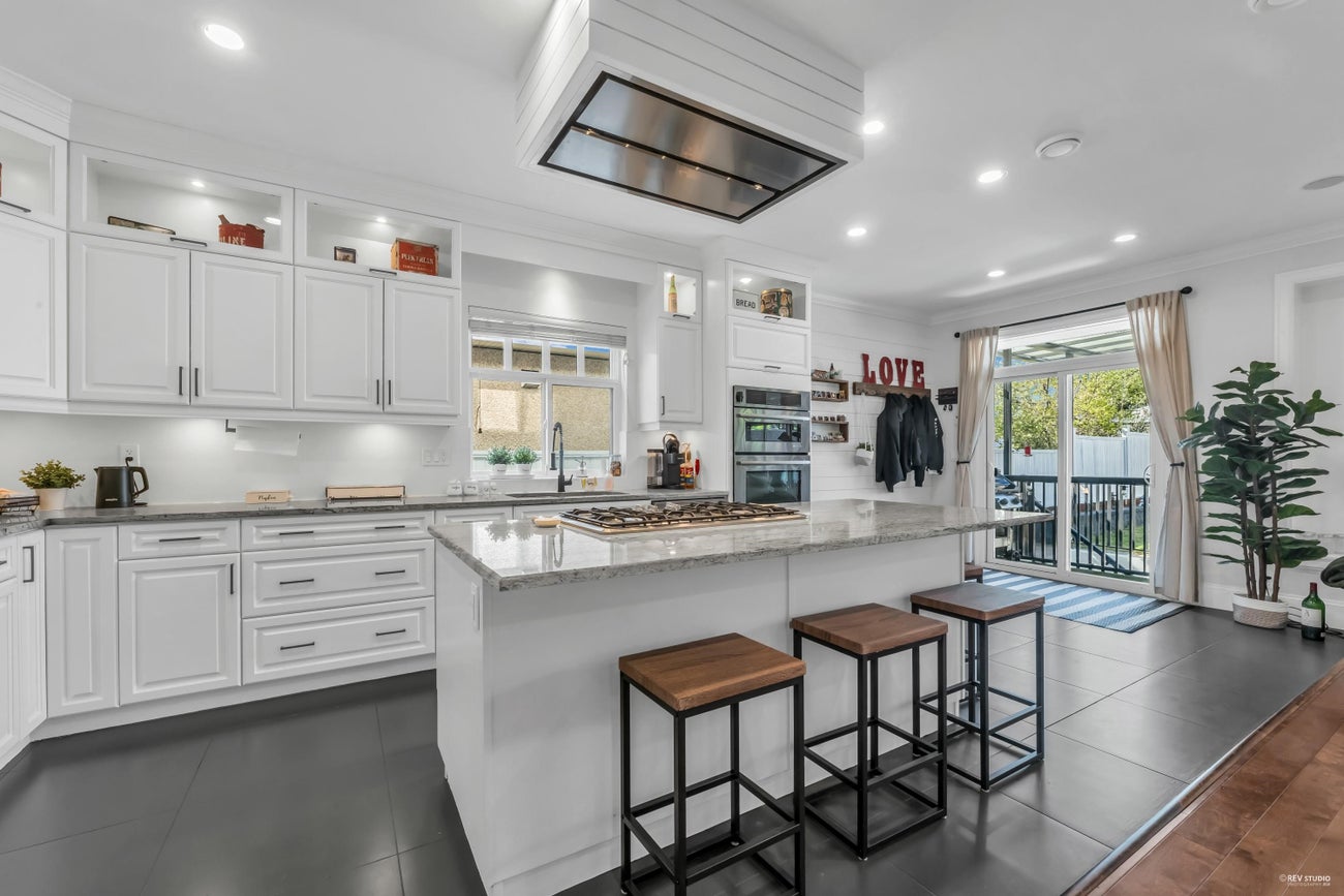 338 W 17th Street - Central Lonsdale Single Family Residence for Sale, 6 Bedrooms (R2984027) #15