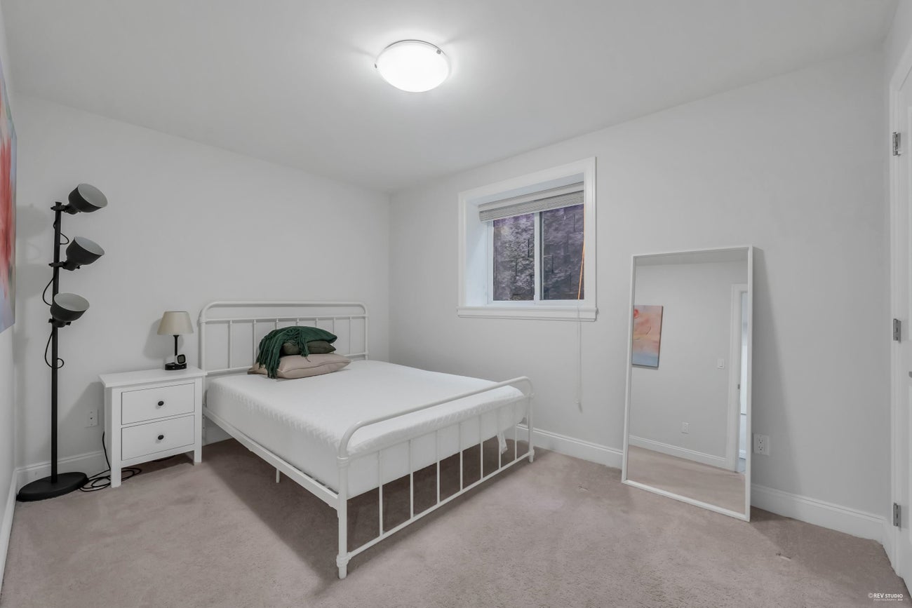 338 W 17th Street - Central Lonsdale Single Family Residence for Sale, 6 Bedrooms (R2984027) #32