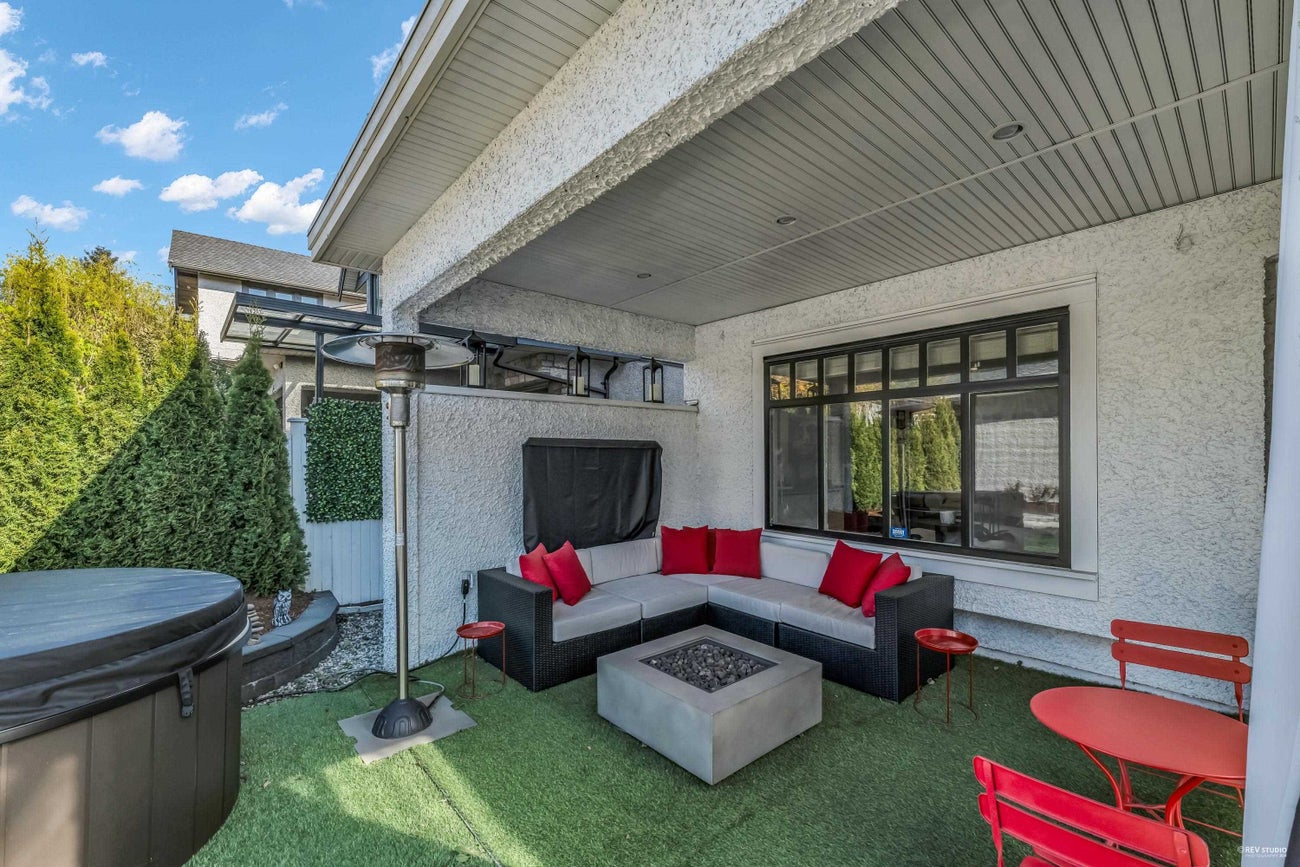 338 W 17th Street - Central Lonsdale Single Family Residence for Sale, 6 Bedrooms (R2984027) #39