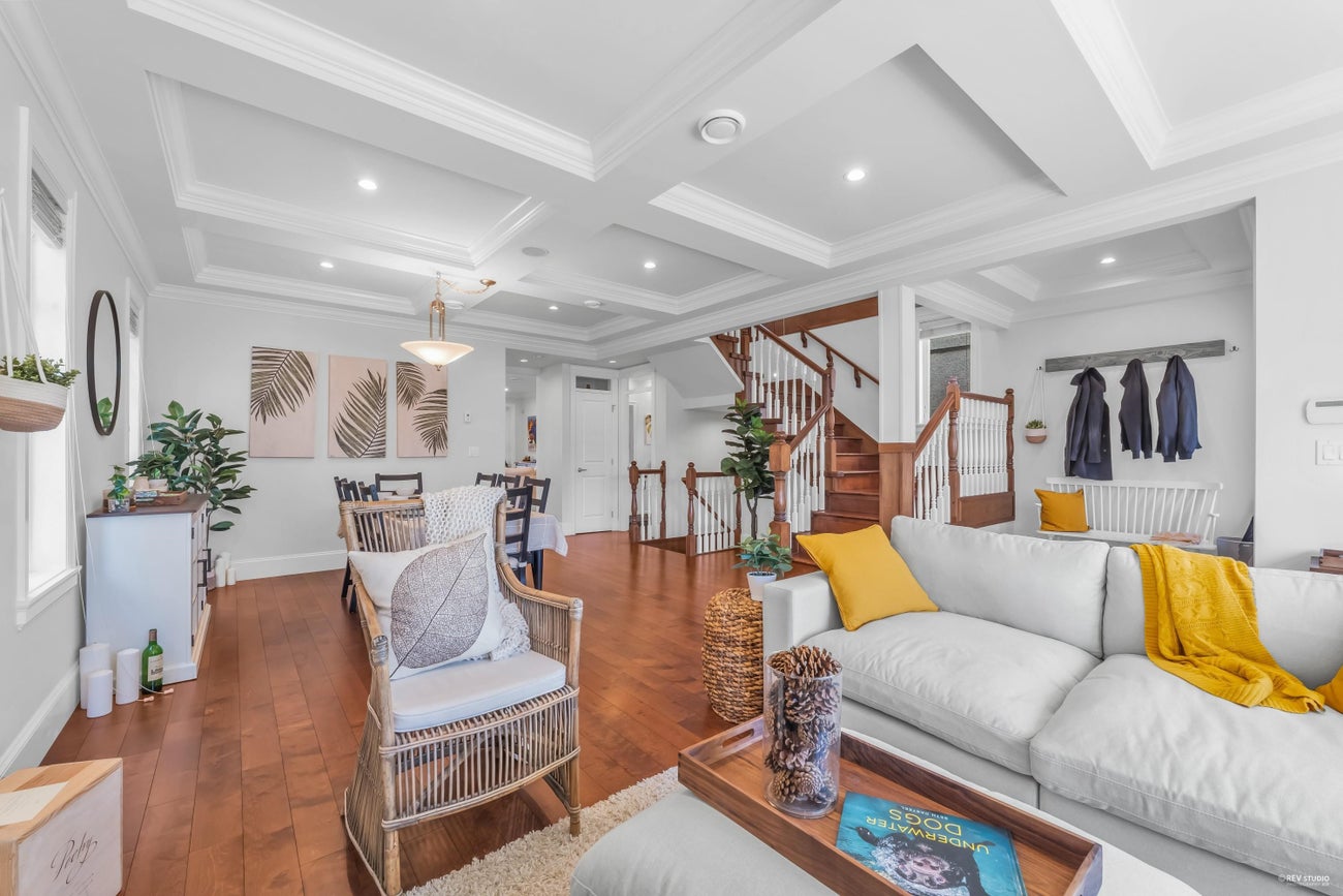 338 W 17th Street - Central Lonsdale Single Family Residence for Sale, 6 Bedrooms (R2984027) #6
