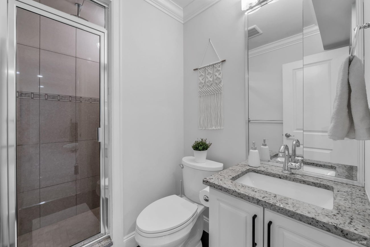 338 W 17th Street - Central Lonsdale Single Family Residence for Sale, 6 Bedrooms (R2998086) #31