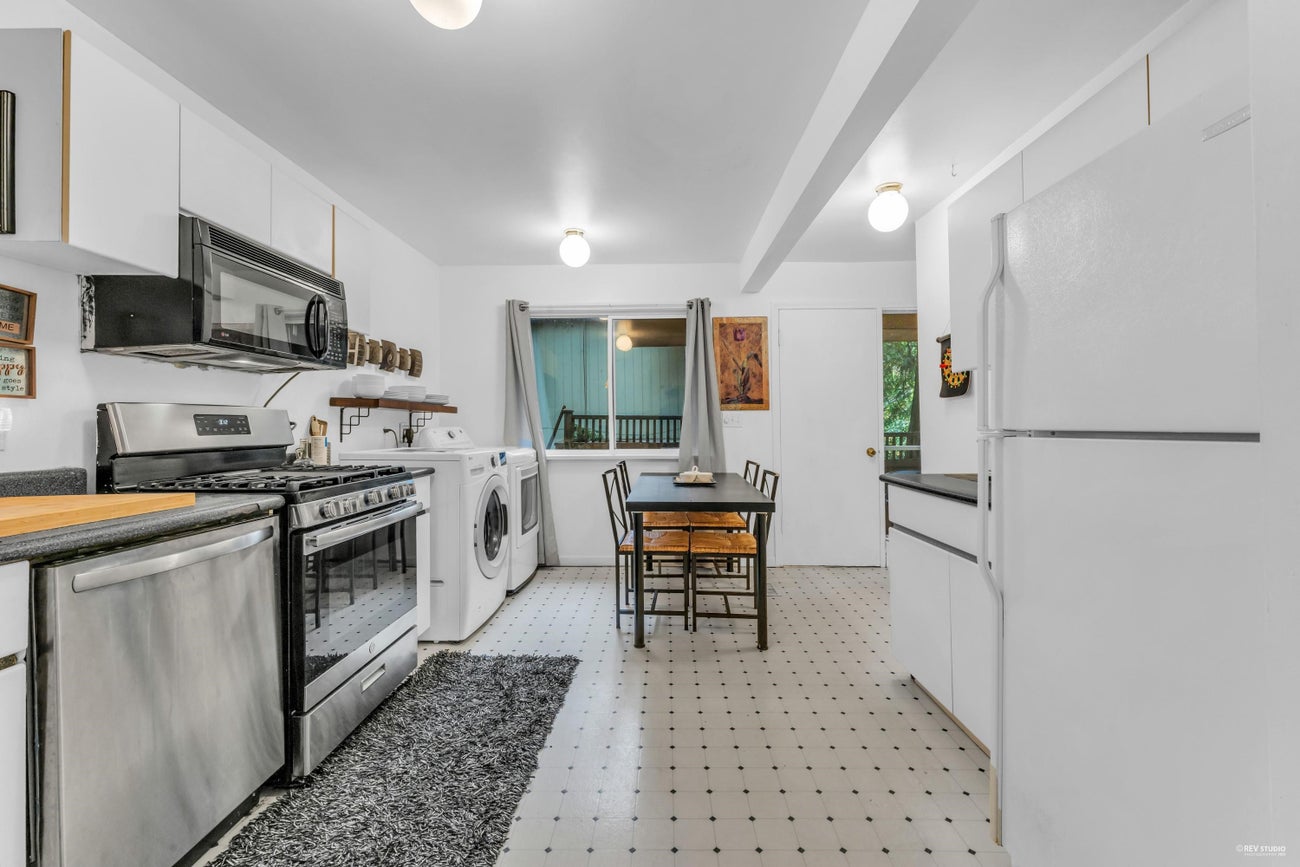 1372 Ottawa Avenue - Ambleside Single Family Residence for Sale, 6 Bedrooms (R3048139)# - 11