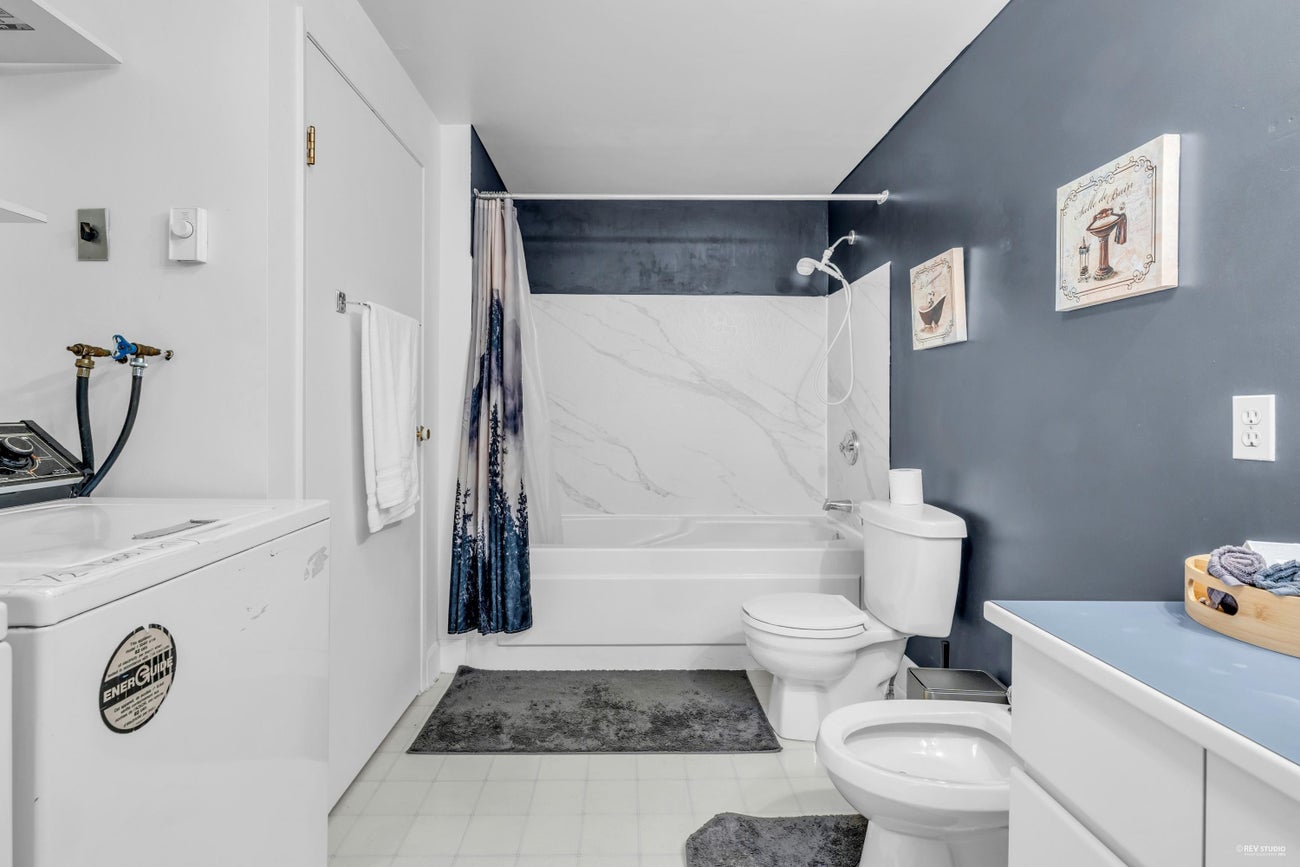 1372 Ottawa Avenue - Ambleside Single Family Residence for Sale, 6 Bedrooms (R3048139)# - 33