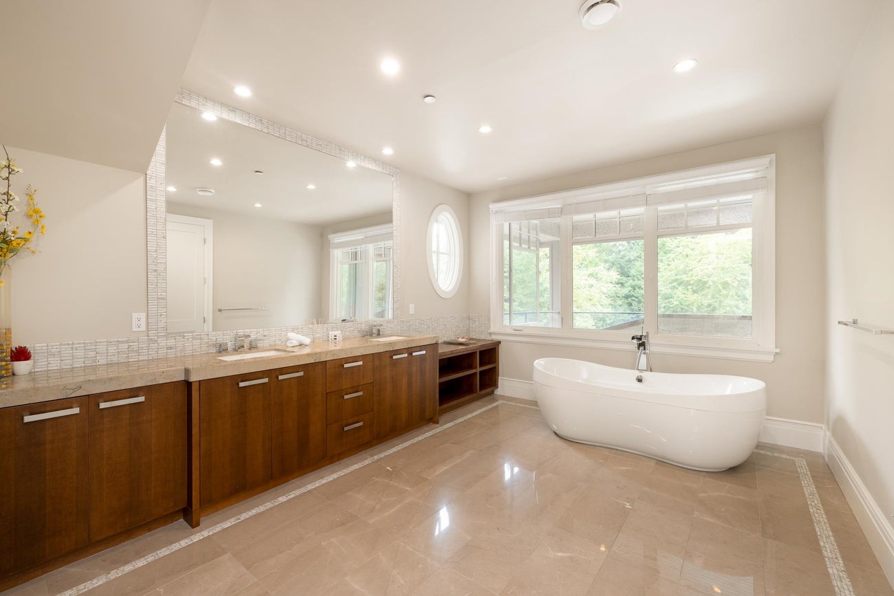 920 Pyrford Road - British Properties Single Family Residence for Sale, 6 Bedrooms (R3057114)# - 20