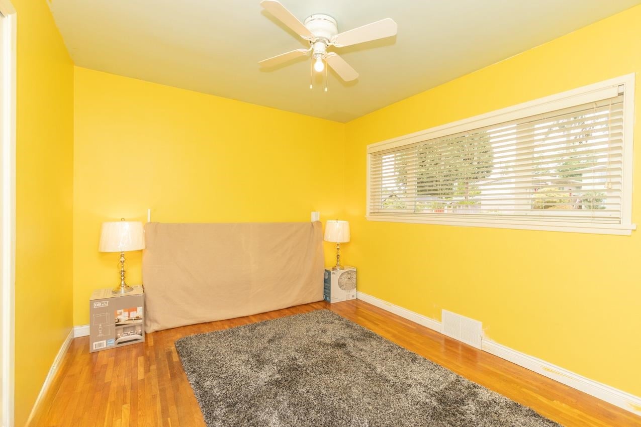 341 W 24th Street - Central Lonsdale Single Family Residence for Sale, 4 Bedrooms (R3061711)# - 16